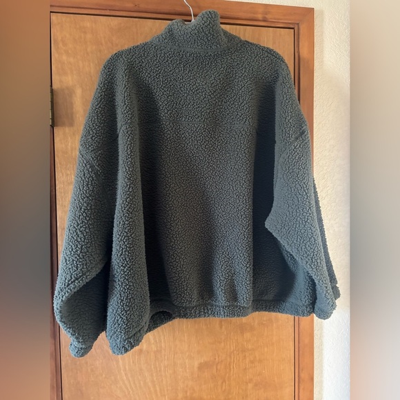 Old Navy Olive Sherpa Jacket - Picture 4 of 4